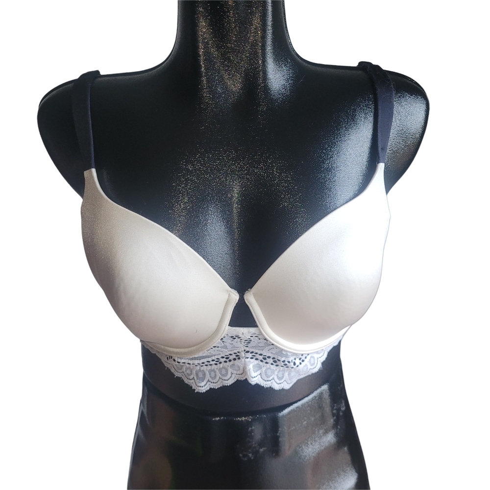 La Senza White Lace Trim Underwire Bra 32DDD